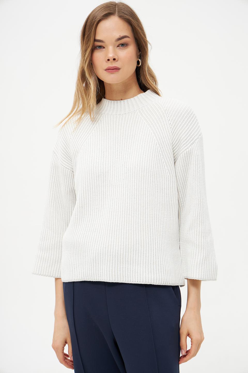 Пуловер Broadway с косами молочный