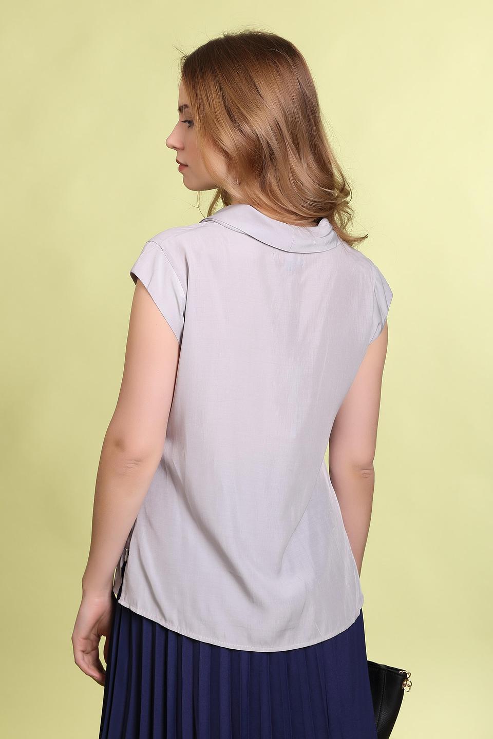 Блуза Pezzo с воротником-стойкой светло-серая