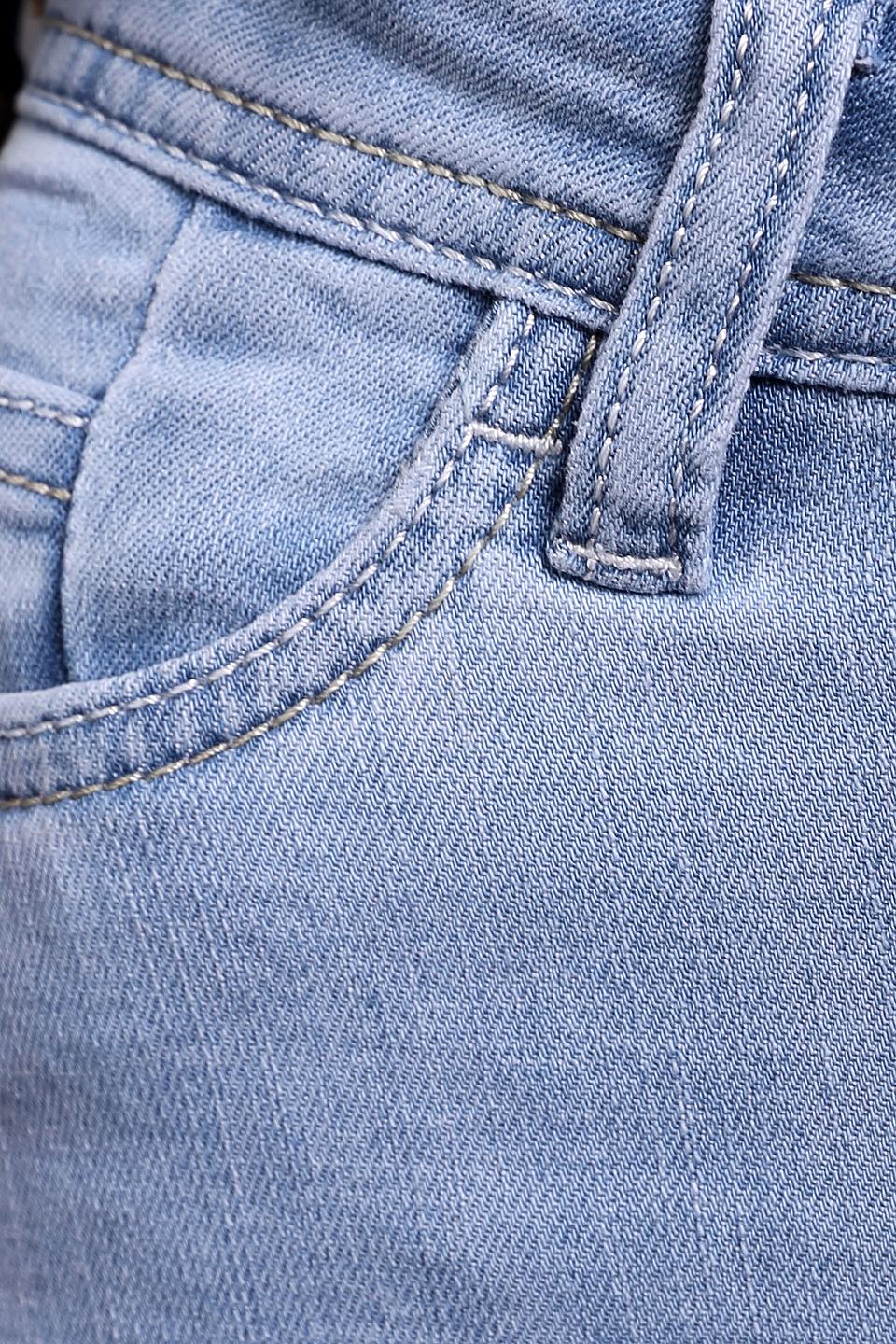 Джинсы с потертостями GOOCEC голубые