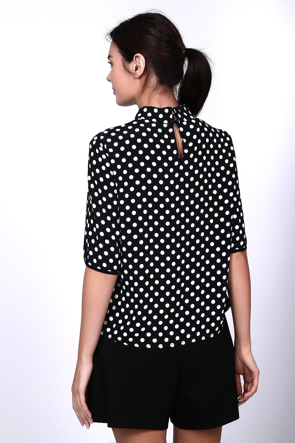 Блуза Oui в горошек чёрная