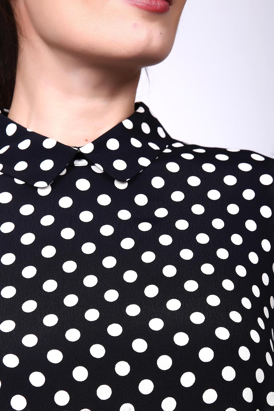 Блуза Oui в горошек чёрная