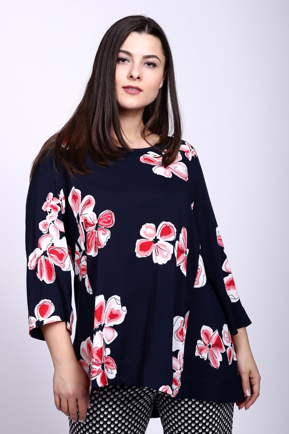 Блуза Via Appia темно-синяя с цветочным принтом