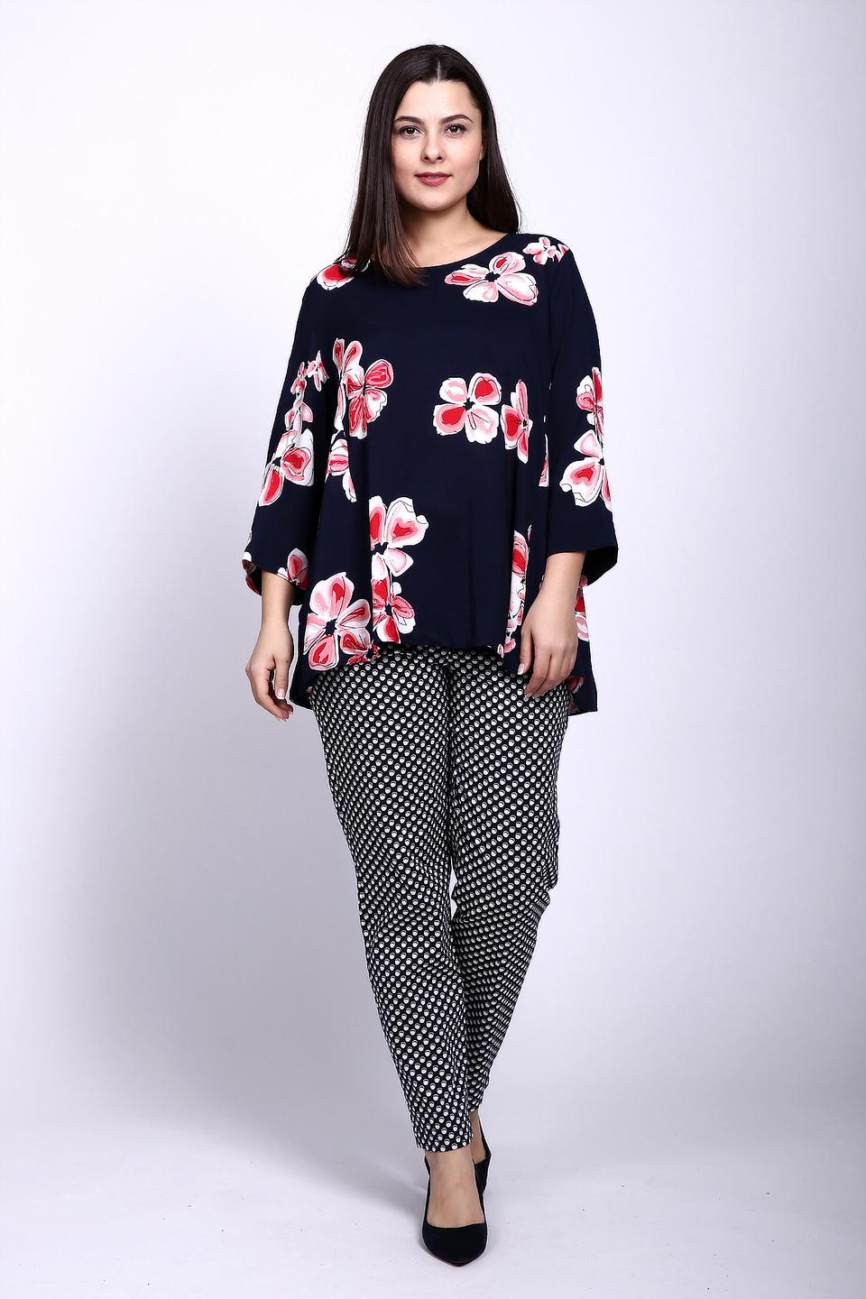 Блуза Via Appia темно-синяя с цветочным принтом